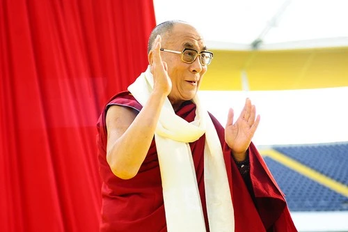 Đức: Lễ bế mạc hoằng pháp của đức Dalailama tại Commenbank - Arena, TP.Frankfurt ảnh 25