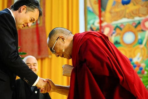 Đức: Lễ bế mạc hoằng pháp của đức Dalailama tại Commenbank - Arena, TP.Frankfurt ảnh 26