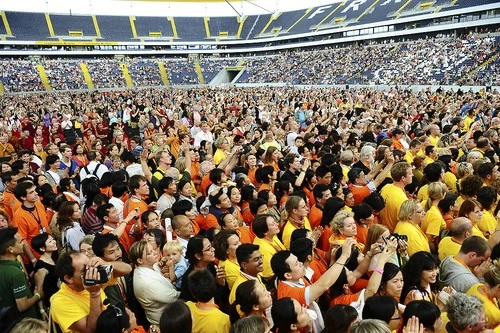 Đức: Lễ bế mạc hoằng pháp của đức Dalailama tại Commenbank - Arena, TP.Frankfurt ảnh 39