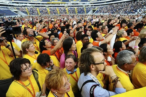 Đức: Lễ bế mạc hoằng pháp của đức Dalailama tại Commenbank - Arena, TP.Frankfurt ảnh 53