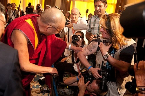 Đức: Lễ bế mạc hoằng pháp của đức Dalailama tại Commenbank - Arena, TP.Frankfurt ảnh 55