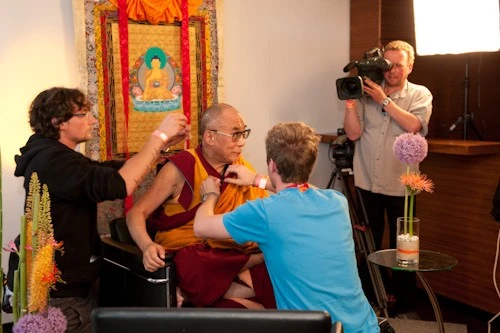 Đức: Lễ bế mạc hoằng pháp của đức Dalailama tại Commenbank - Arena, TP.Frankfurt ảnh 56