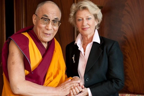 Đức: Lễ bế mạc hoằng pháp của đức Dalailama tại Commenbank - Arena, TP.Frankfurt ảnh 6