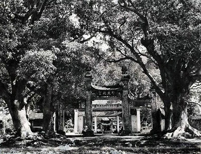 Hà Nội lập kỷ lục là thành phố có nhiều chùa cổ nhất. Trong ảnh là chùa Láng có từ thời Lý. Ảnh: Võ An Ninh