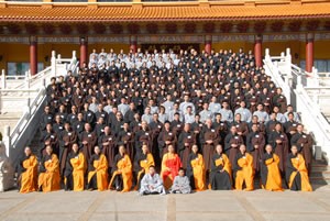 Chùm Ảnh: Lễ thọ bát quan trai tại chùa Nam Thiên ở Úc ảnh 12 uchau 12.jpg