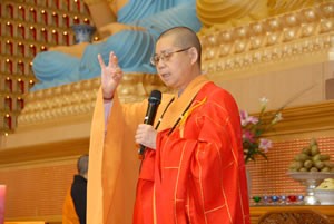 Chùm Ảnh: Lễ thọ bát quan trai tại chùa Nam Thiên ở Úc ảnh 6 uchau 6.jpg