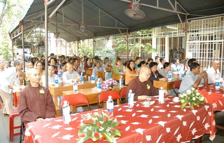 TPHCM: Nhà tình thương Diệu Giác tổ chức sinh nhật lần thứ 20 ảnh 7 dieugiac_6.JPG