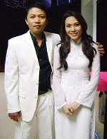 Cõng mẹ đi chơi… ảnh 1 Cõng mẹ đi chơi… ảnh 1