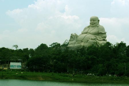 An Giang với các cảnh đẹp nổi tiếng từ xưa như: Chùa Bà Chúa Xứ, Núi Sam, Núi Cấm, Ba Chúc, Chùa Miên... Những nông dân thuần phác Cánh đồng lúa xanh ngắt đến chân trời. An Giang thu hút nhiều du khách tới vãn cảnh và lễ Phật. An Giang với các cảnh đẹp nổi tiếng từ xưa như: Chùa Bà Chúa Xứ, Núi Sam, Núi Cấm, Ba Chúc, Chùa Miên... Những nông dân thuần phác Cánh đồng lúa xanh ngắt đến chân trời. An Giang thu hút nhiều du khách tới vãn cảnh và lễ Phật.