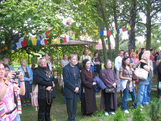 Chờ đón giờ bắt đầu Nghi lễ