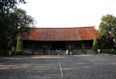 Tiền sảnh “Ngự triều di quy”, nơi thờ các quan văn võ nước Âu Lạc Tiền sảnh “Ngự triều di quy”, nơi thờ các quan văn võ nước Âu Lạc
