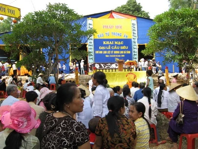 Hàng nghìn người dân tham dự Đại lễ cầu siêu