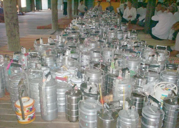 Chùm ảnh:“Lễ vu lan” độc đáo của người Khơmer ảnh 2