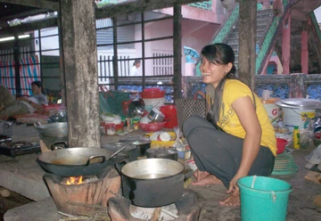 Chùm ảnh:“Lễ vu lan” độc đáo của người Khơmer ảnh 1