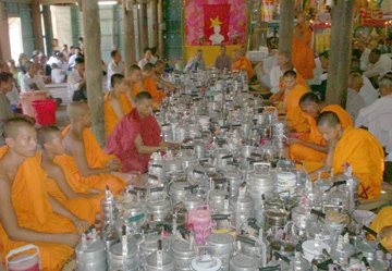 Chùm ảnh:“Lễ vu lan” độc đáo của người Khơmer ảnh 3