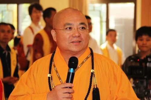 PHAP SU QUA DONG KHAI THI.jpg