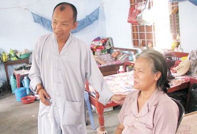 Những Tuệ Tĩnh thời nay: Ông Bụt miền cát bỏng ảnh 2 Những Tuệ Tĩnh thời nay: Ông Bụt miền cát bỏng ảnh 2