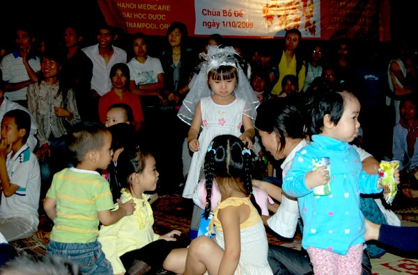 80 em nhỏ tại chùa Bồ Đề vui đón Trung thu ảnh 21