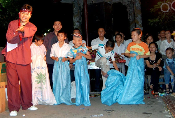 80 em nhỏ tại chùa Bồ Đề vui đón Trung thu ảnh 15