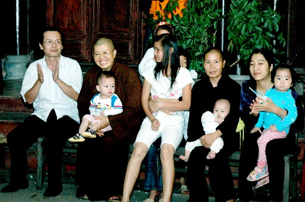 80 em nhỏ tại chùa Bồ Đề vui đón Trung thu ảnh 22