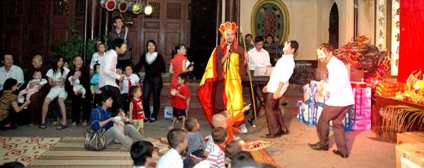 80 em nhỏ tại chùa Bồ Đề vui đón Trung thu ảnh 18