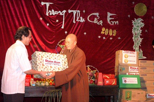 80 em nhỏ tại chùa Bồ Đề vui đón Trung thu ảnh 2