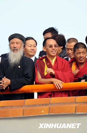 Trung Quốc: Phật giáo dùng các phương thức làm lễ cầu phước cho đất nước, nhân kỷ niệm 60 năm ngày thành lập nước ảnh 10 caunguyen 10.jpg