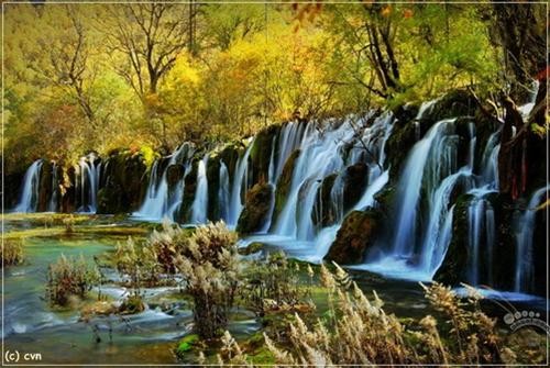 Một góc hồ ngũ sắc Mộng mị những sắc màu hồ nước ở Cửu Trại Câu Thác Panda Màu sắc như thế này có thể gặp bất kỳ chỗ nào ở Cửu Trại Câu mùa thu Cảnh sắc Cửu Trại Câu qua lớp cửa kính máy bay với những sắc màu nhiều màu rực rỡ: xanh, đỏ, tím, vàng Những đỉnh núi tuyết vĩnh cửu trên đường bay từ Thành Đô tới Cửu Trại Câu Đường từ sân bay về Cửu Trại Câu Một góc hồ ngũ sắc Mộng mị những sắc màu hồ nước ở Cửu Trại Câu Thác Panda Màu sắc như thế này có thể gặp bất kỳ chỗ nào ở Cửu Trại Câu mùa thu Cảnh sắc Cửu Trại Câu qua lớp cửa kính máy bay với những sắc màu nhiều màu rực rỡ: xanh, đỏ, tím, vàng Những đỉnh núi tuyết vĩnh cửu trên đường bay từ Thành Đô tới Cửu Trại Câu Đường từ sân bay về Cửu Trại Câu