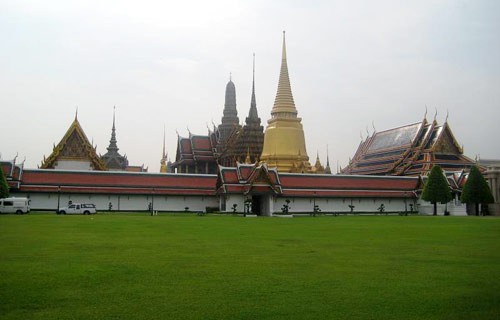 Cây cầu lịch sử bắc qua sông Kwai. Cụm đền nổi tại Ancient Siam. Ở Bangkok, xuất hiện ngày càng nhiều những tòa nhà cao tầng. Chùa chiền là hình ảnh quen thuộc ở đây. Tượng Phật tại Ayuthya. Bên ngoài chùa Pra Keo tại Bangkok. Cây cầu lịch sử bắc qua sông Kwai. Cụm đền nổi tại Ancient Siam. Ở Bangkok, xuất hiện ngày càng nhiều những tòa nhà cao tầng. Chùa chiền là hình ảnh quen thuộc ở đây. Tượng Phật tại Ayuthya. Bên ngoài chùa Pra Keo tại Bangkok.