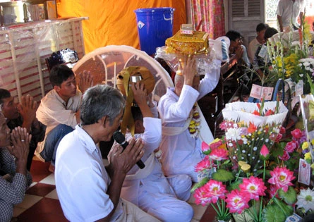 dâng y kathyna chùa Rạch Sỏi