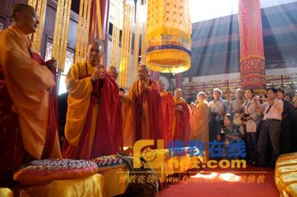 Trung Quốc: Thiền tự Nhạc Lâm tổ chức Pháp hội cầu phước nhân “Tiết văn hóa Di Lặc núi Tuyết Đậu 2009” tại TP Phụng Hóa ảnh 12 vanhoa 12.jpg