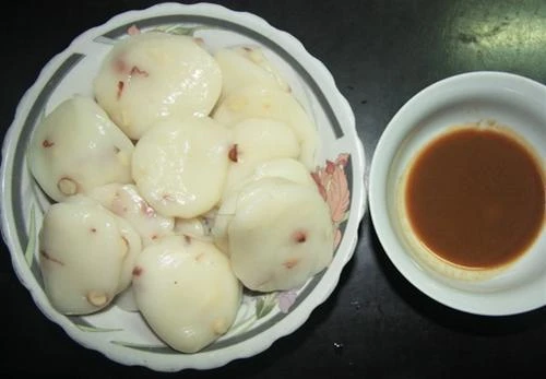 Bánh đúc, tương Bần - Ảnh: Tiến Thành