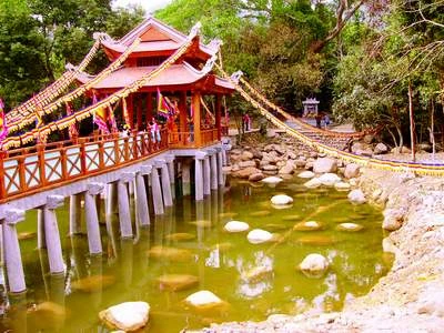 Phá cảnh quan khu vực suối Giải Oan - Yên Tử: Đừng để vụ việc trôi theo dòng nước! ảnh 1