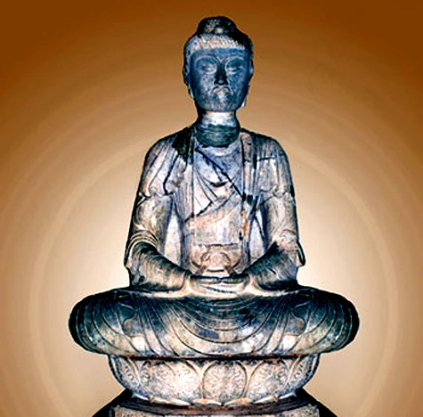 Tượng Phật A-di-đà ngàn năm tuổi.