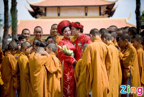 Thúy Nga làm đám hỏi nơi cửa thiền