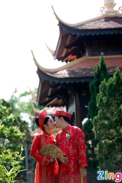 Thúy Nga làm đám hỏi nơi cửa thiền