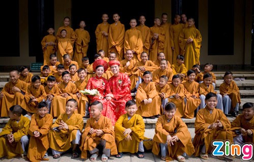 Thúy Nga làm đám hỏi nơi cửa thiền