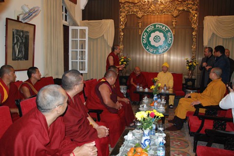 Hà Nội: Đức Lạt ma Dhakpa Tulku Rinpoche thăm GHPGVN & lễ Phật tại chùa Quán Sứ ảnh 2