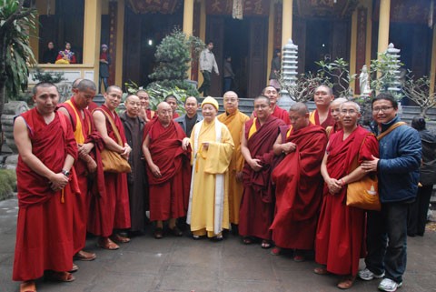 Hà Nội: Đức Lạt ma Dhakpa Tulku Rinpoche thăm GHPGVN & lễ Phật tại chùa Quán Sứ ảnh 6