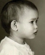 Vikki năm 1975
