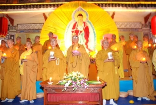 Đồng Nai: Sắc màu Hoa đăng nhân lễ vía Đức Phật A Di Đà tại chùa Phước Viên ảnh 8