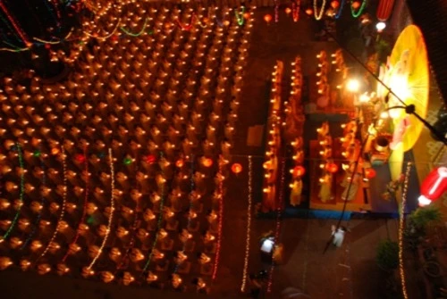 Đồng Nai: Sắc màu Hoa đăng nhân lễ vía Đức Phật A Di Đà tại chùa Phước Viên ảnh 14