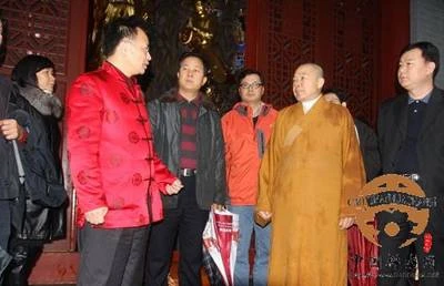 Trung Quốc: Thiền tự Nam Hoa TP Thiệu Quan đón mừng năm mới 2010 ảnh 5 thientu 5.jpg
