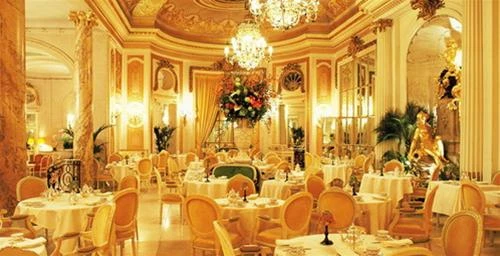 Vườn Palm Court của khách sạn Rizt - Ảnh: Theritzlondon