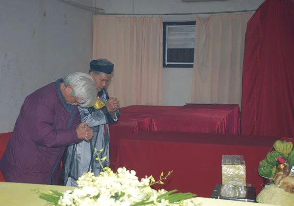 Trang nghiêm lễ hoàn táng vua Lê Dụ Tông ảnh 6 Trang nghiêm lễ hoàn táng vua Lê Dụ Tông ảnh 6