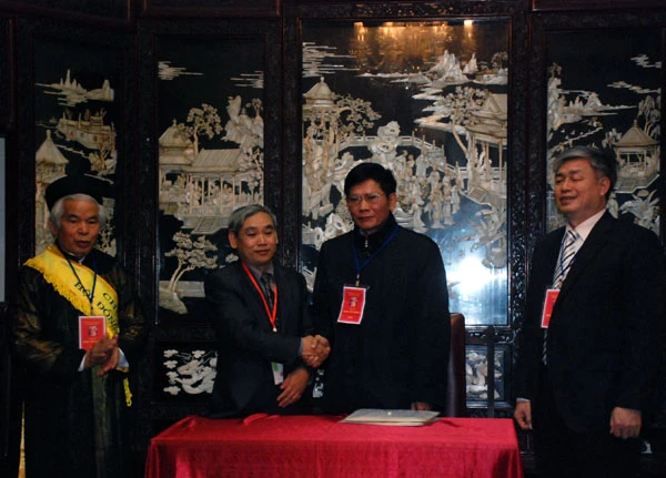 Trang nghiêm lễ hoàn táng vua Lê Dụ Tông ảnh 10 Trang nghiêm lễ hoàn táng vua Lê Dụ Tông ảnh 10