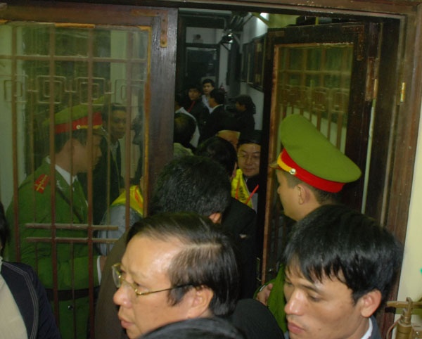 Trang nghiêm lễ hoàn táng vua Lê Dụ Tông ảnh 12