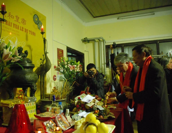 Trang nghiêm lễ hoàn táng vua Lê Dụ Tông ảnh 19 Trang nghiêm lễ hoàn táng vua Lê Dụ Tông ảnh 19