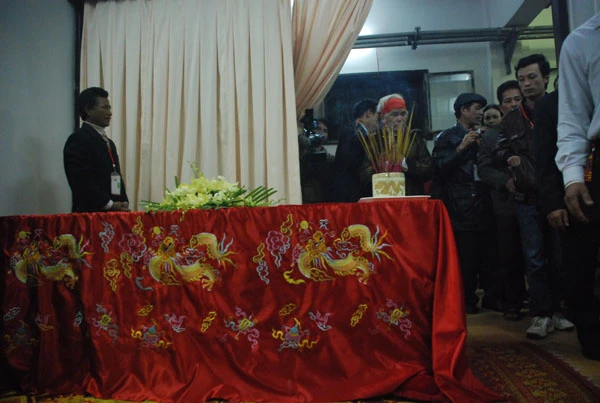 Trang nghiêm lễ hoàn táng vua Lê Dụ Tông ảnh 22 Trang nghiêm lễ hoàn táng vua Lê Dụ Tông ảnh 22