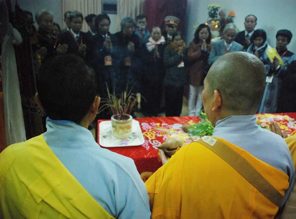 Trang nghiêm lễ hoàn táng vua Lê Dụ Tông ảnh 26 Trang nghiêm lễ hoàn táng vua Lê Dụ Tông ảnh 26